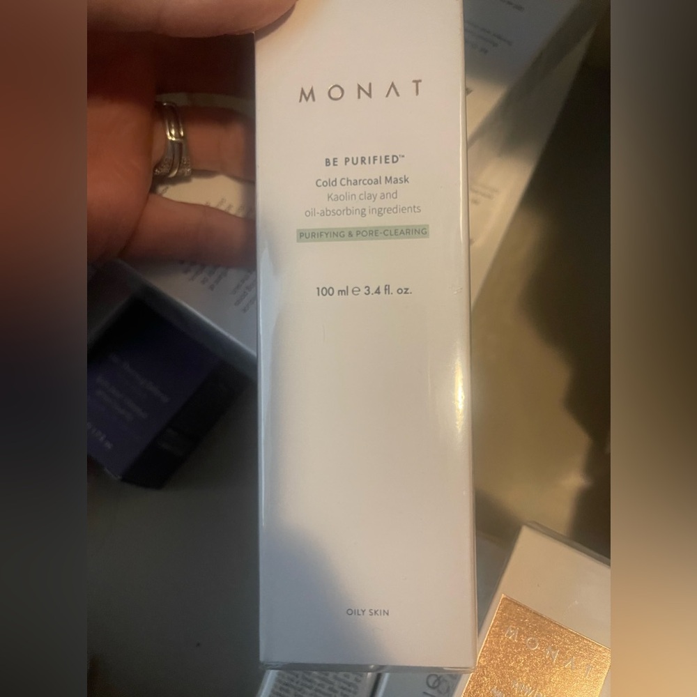 MONAT Be Purified Cold Charcoal Mask